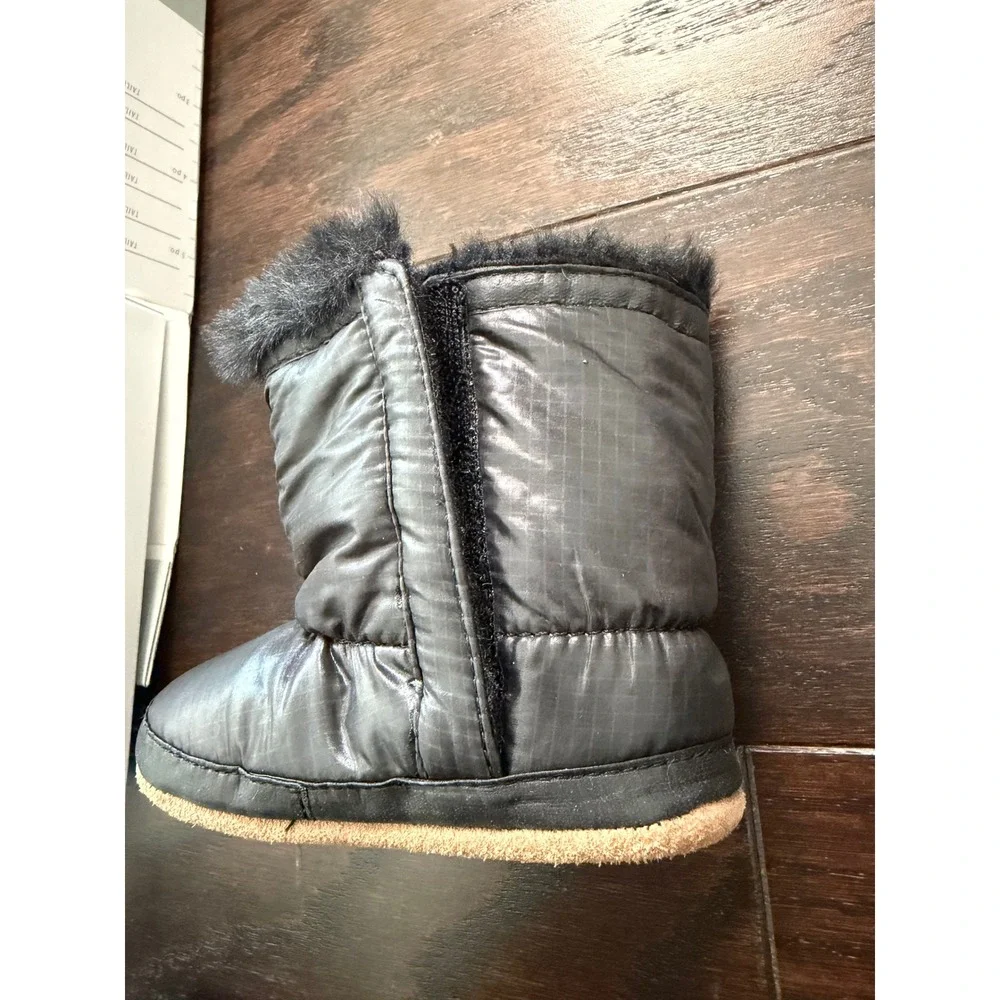 Robeez First Kicks Black Faux Fur Baby Boots 9-12 Months Soft Sole Booties